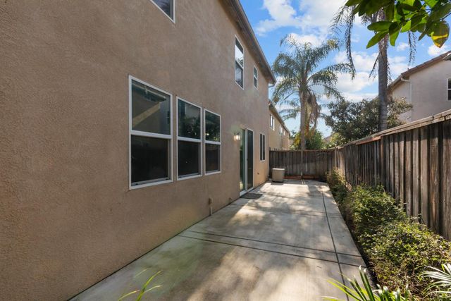 5225 Sun Chaser Way, Sacramento, CA 95835