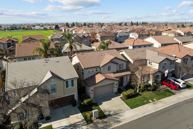 5225 Sun Chaser Way, Sacramento, CA 95835