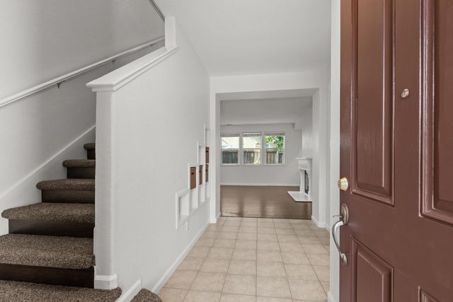 5225 Sun Chaser Way, Sacramento, CA 95835