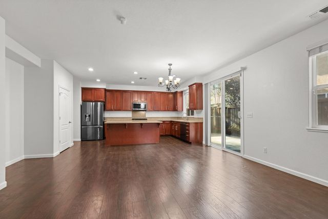 5225 Sun Chaser Way, Sacramento, CA 95835