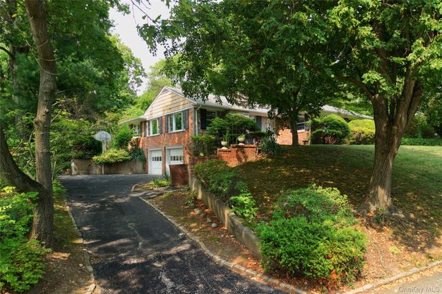 31 Orchard Farm Road, Port Washington, NY 11050