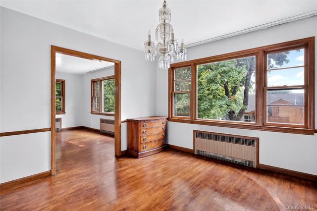 31 Orchard Farm Road, Port Washington, NY 11050