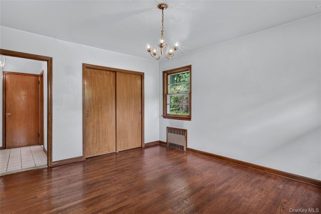31 Orchard Farm Road, Port Washington, NY 11050