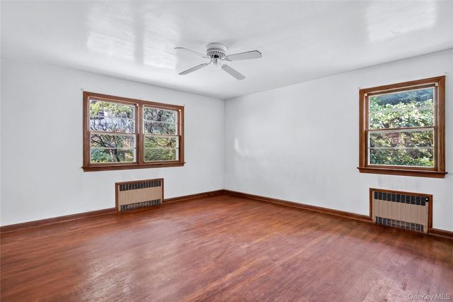 31 Orchard Farm Road, Port Washington, NY 11050