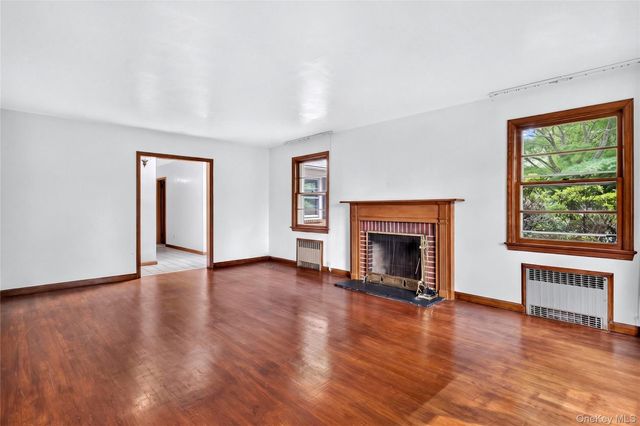 31 Orchard Farm Road, Port Washington, NY 11050