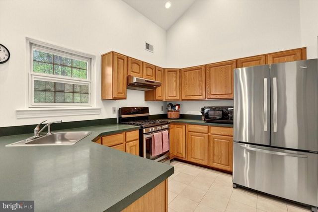14 SUNFLOWER LN, Hamilton, NJ 08620