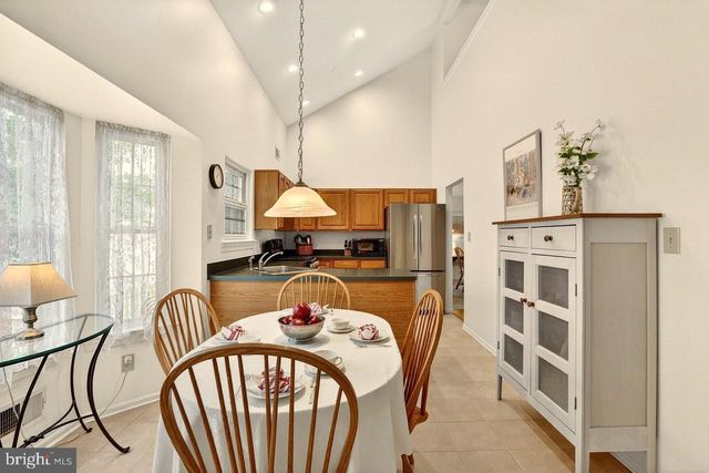 14 SUNFLOWER LN, Hamilton, NJ 08620