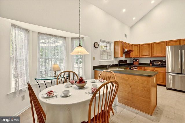 14 SUNFLOWER LN, Hamilton, NJ 08620