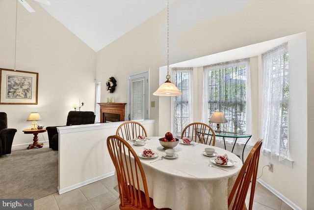 14 SUNFLOWER LN, Hamilton, NJ 08620