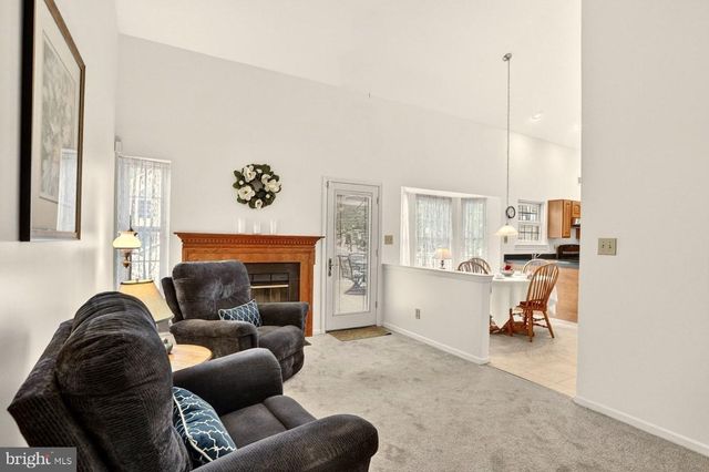 14 SUNFLOWER LN, Hamilton, NJ 08620