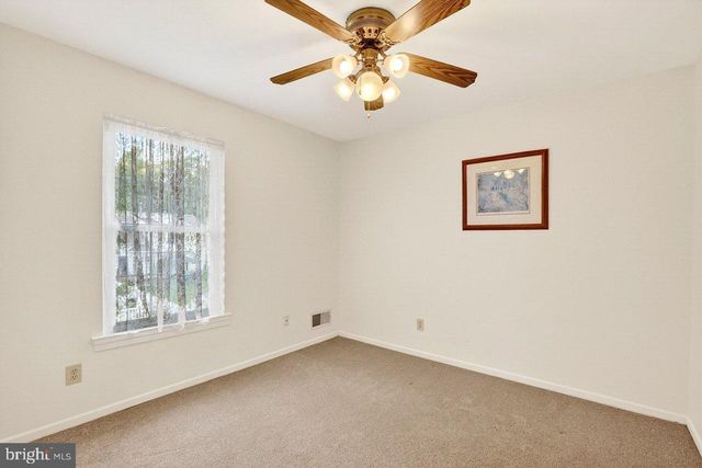 14 SUNFLOWER LN, Hamilton, NJ 08620