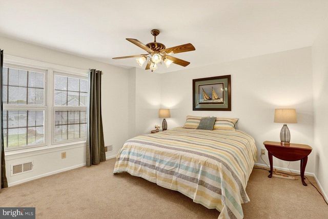 14 SUNFLOWER LN, Hamilton, NJ 08620