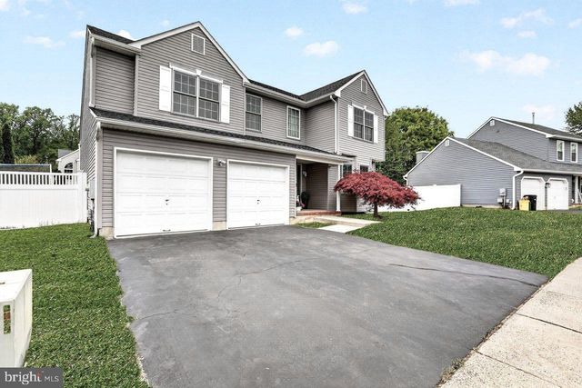 14 SUNFLOWER LN, Hamilton, NJ 08620