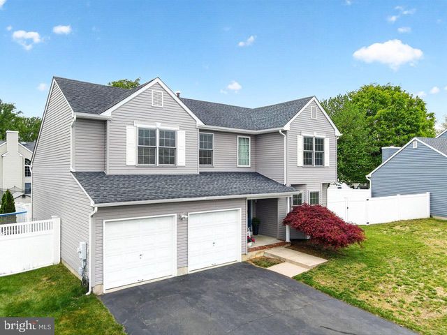 14 SUNFLOWER LN, Hamilton, NJ 08620