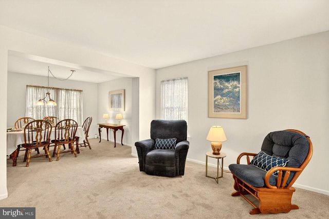 14 SUNFLOWER LN, Hamilton, NJ 08620