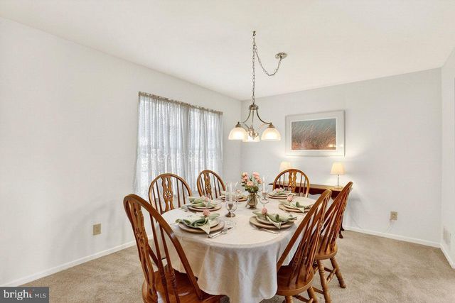 14 SUNFLOWER LN, Hamilton, NJ 08620