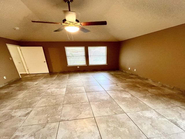 9323 Turtle Log Trail, Houston, TX 77064
