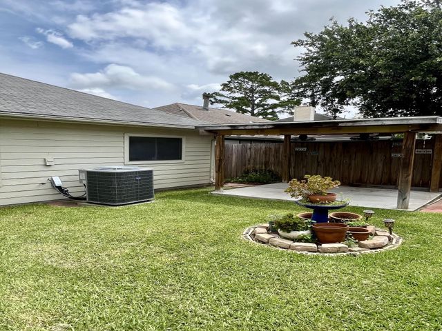 9323 Turtle Log Trail, Houston, TX 77064