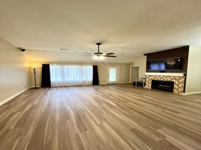 9323 Turtle Log Trail, Houston, TX 77064