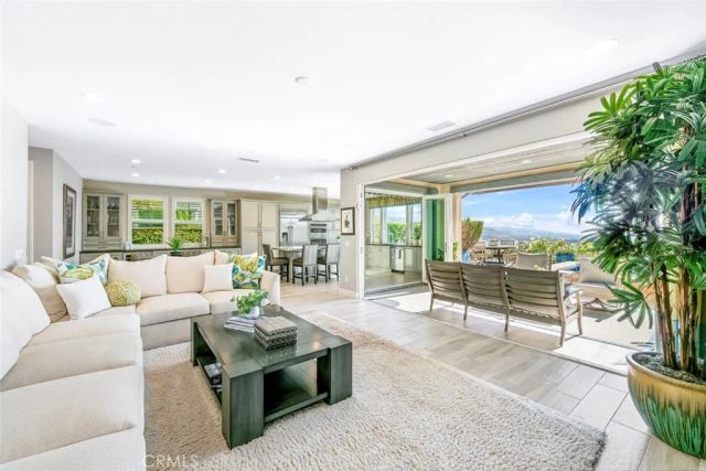 15 Ventada, Rancho Mission Viejo, CA 92694