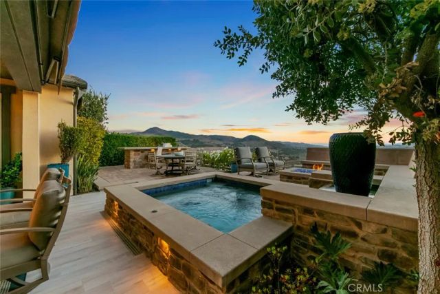 15 Ventada, Rancho Mission Viejo, CA 92694