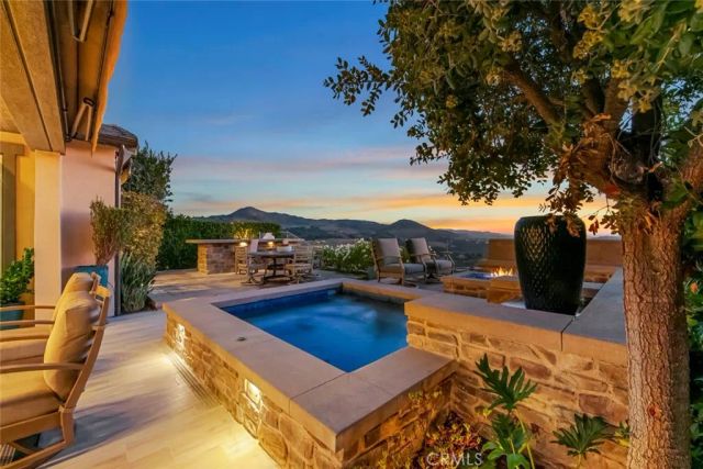 15 Ventada, Rancho Mission Viejo, CA 92694