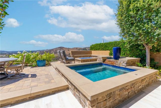 15 Ventada, Rancho Mission Viejo, CA 92694