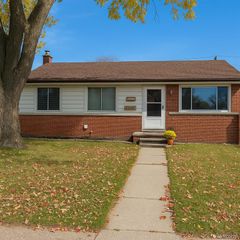 28824 Bohn Street, Roseville, MI 48066