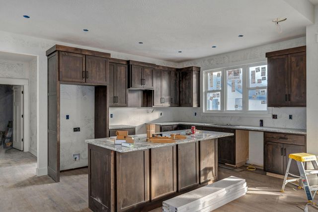 3048 W Teton Drive, Springfield, MO 65810