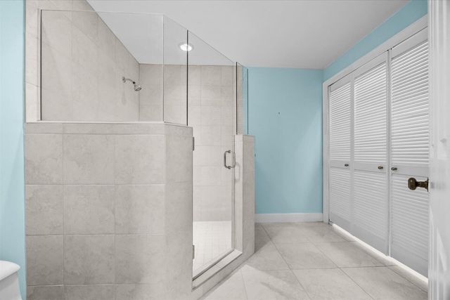 1903 Bay Road 206, Vero Beach, FL 32963