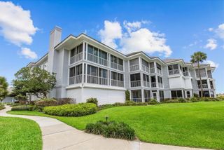 1903 Bay Road 206, Vero Beach, FL 32963