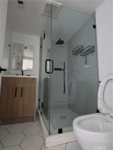 6130 Hazeltine 3, Van Nuys, CA 91401
