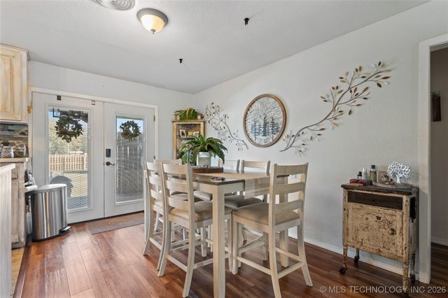 300 S 1st Street, Dougherty, OK 73032