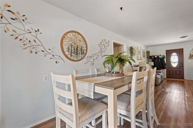 300 S 1st Street, Dougherty, OK 73032