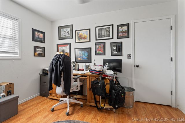 300 S 1st Street, Dougherty, OK 73032