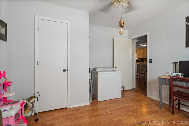 300 S 1st Street, Dougherty, OK 73032