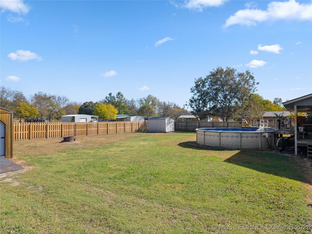 300 S 1st Street, Dougherty, OK 73032