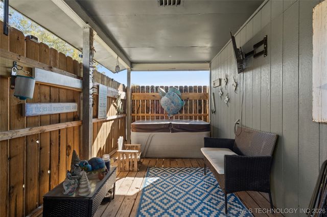 300 S 1st Street, Dougherty, OK 73032