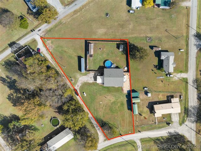 300 S 1st Street, Dougherty, OK 73032