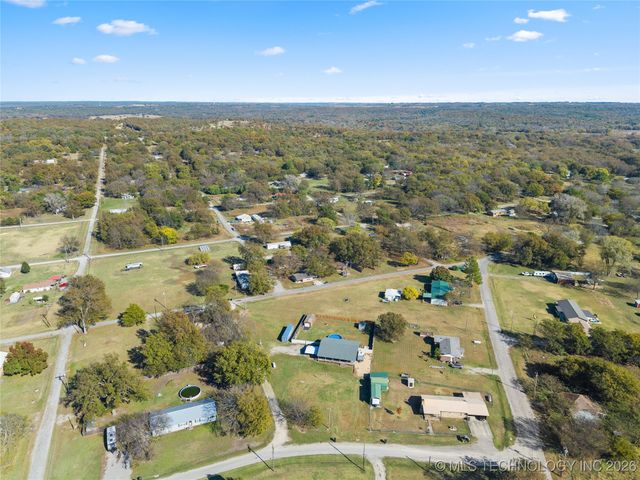 300 S 1st Street, Dougherty, OK 73032