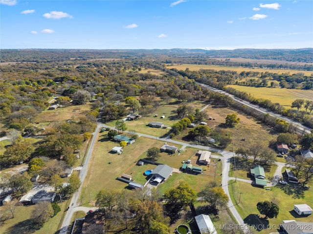 300 S 1st Street, Dougherty, OK 73032
