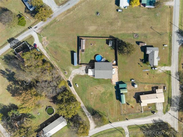 300 S 1st Street, Dougherty, OK 73032