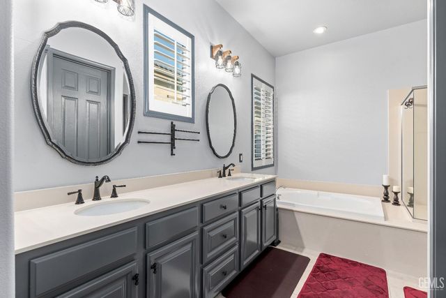 10010 Besancon Way, Bakersfield, CA 93306