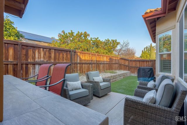 10010 Besancon Way, Bakersfield, CA 93306