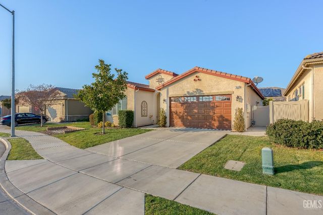 10010 Besancon Way, Bakersfield, CA 93306