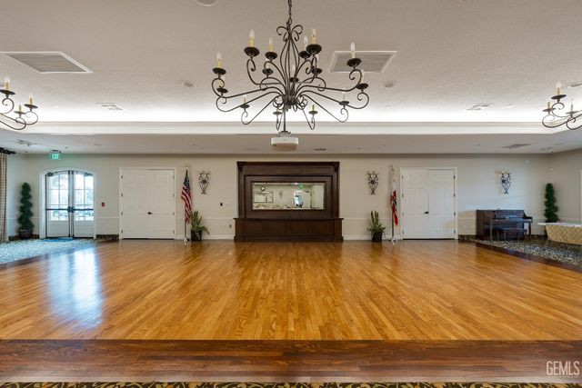 10010 Besancon Way, Bakersfield, CA 93306