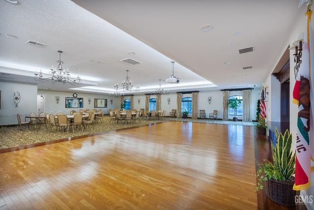 10010 Besancon Way, Bakersfield, CA 93306