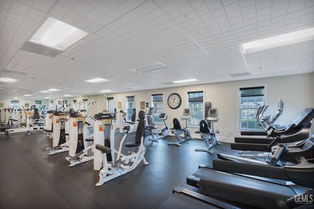 10010 Besancon Way, Bakersfield, CA 93306