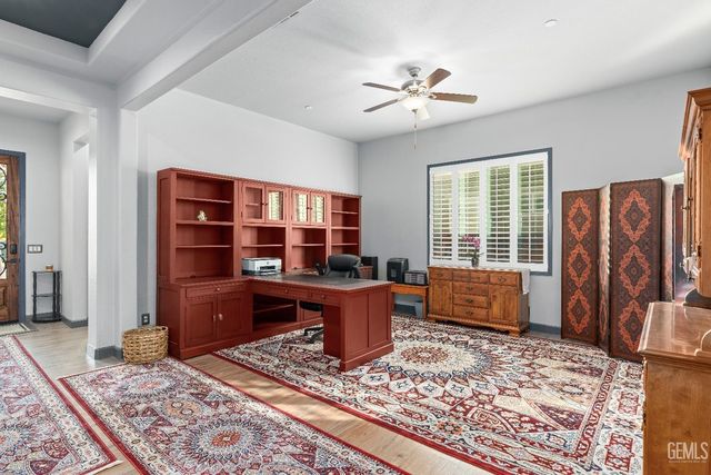 10010 Besancon Way, Bakersfield, CA 93306