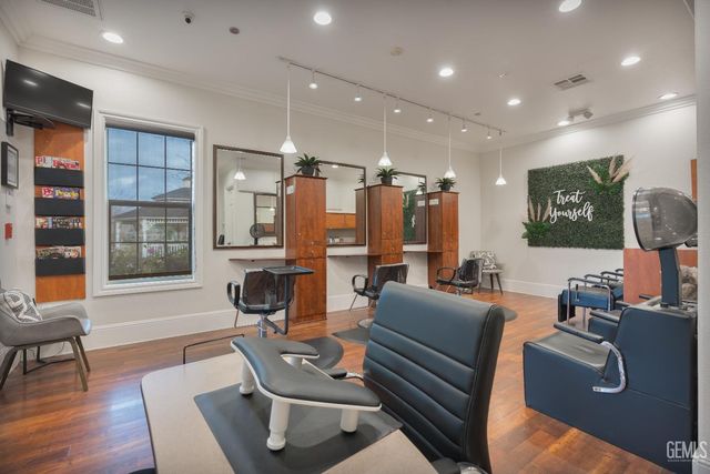 10010 Besancon Way, Bakersfield, CA 93306